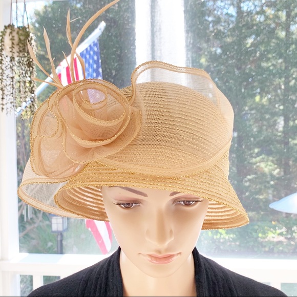 Vintage Look Millinery Feather Accent Hat